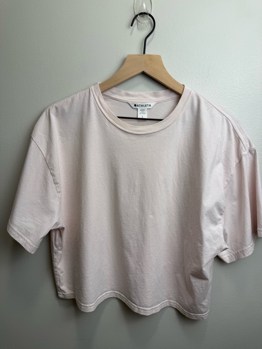 Athleta Pale Pink Cropped Crewneck Tee Sz L